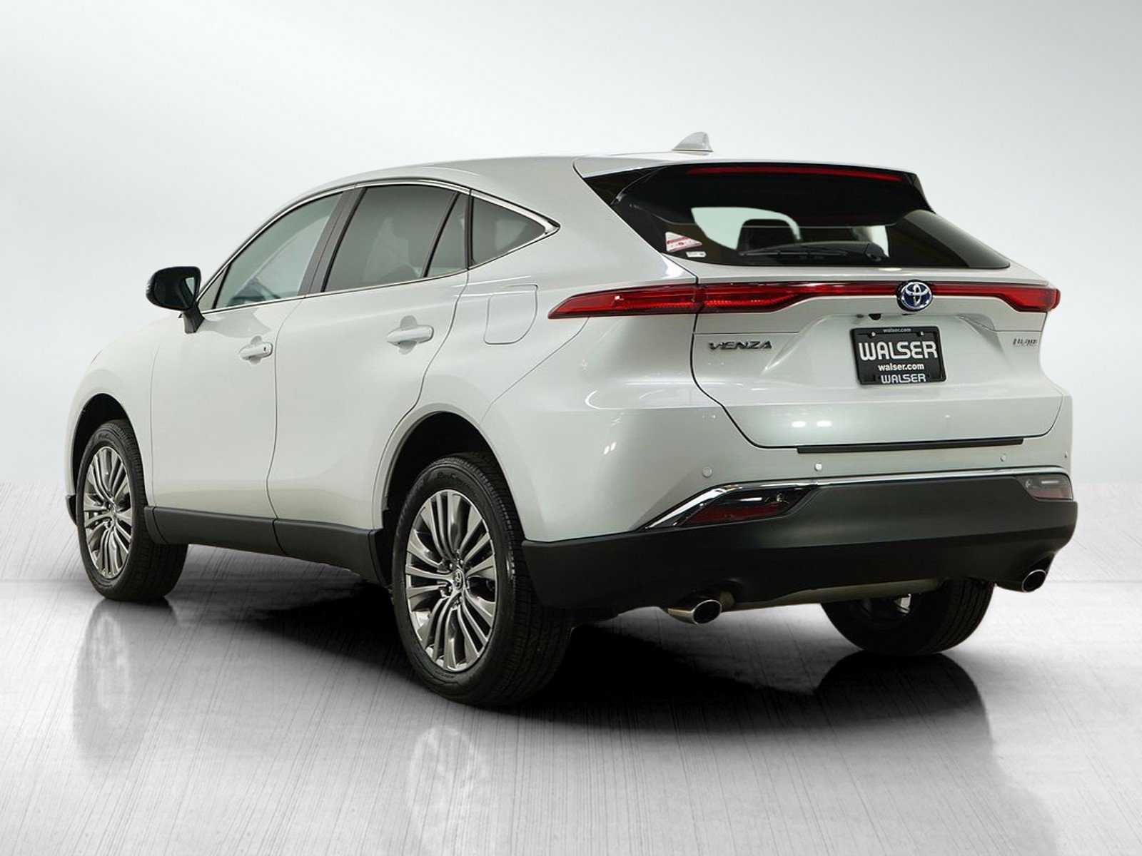 Used 2024 Toyota Venza Limited AWD/4WD image 4