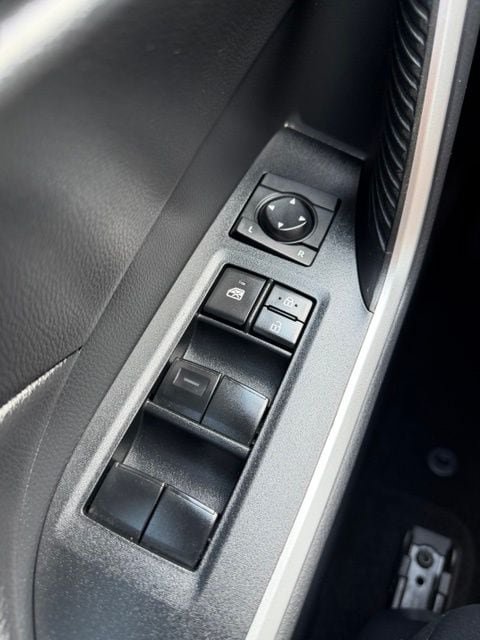 Used 2019 Toyota RAV4 LE w/ All Weather Liner Package AWD/4WD image 18