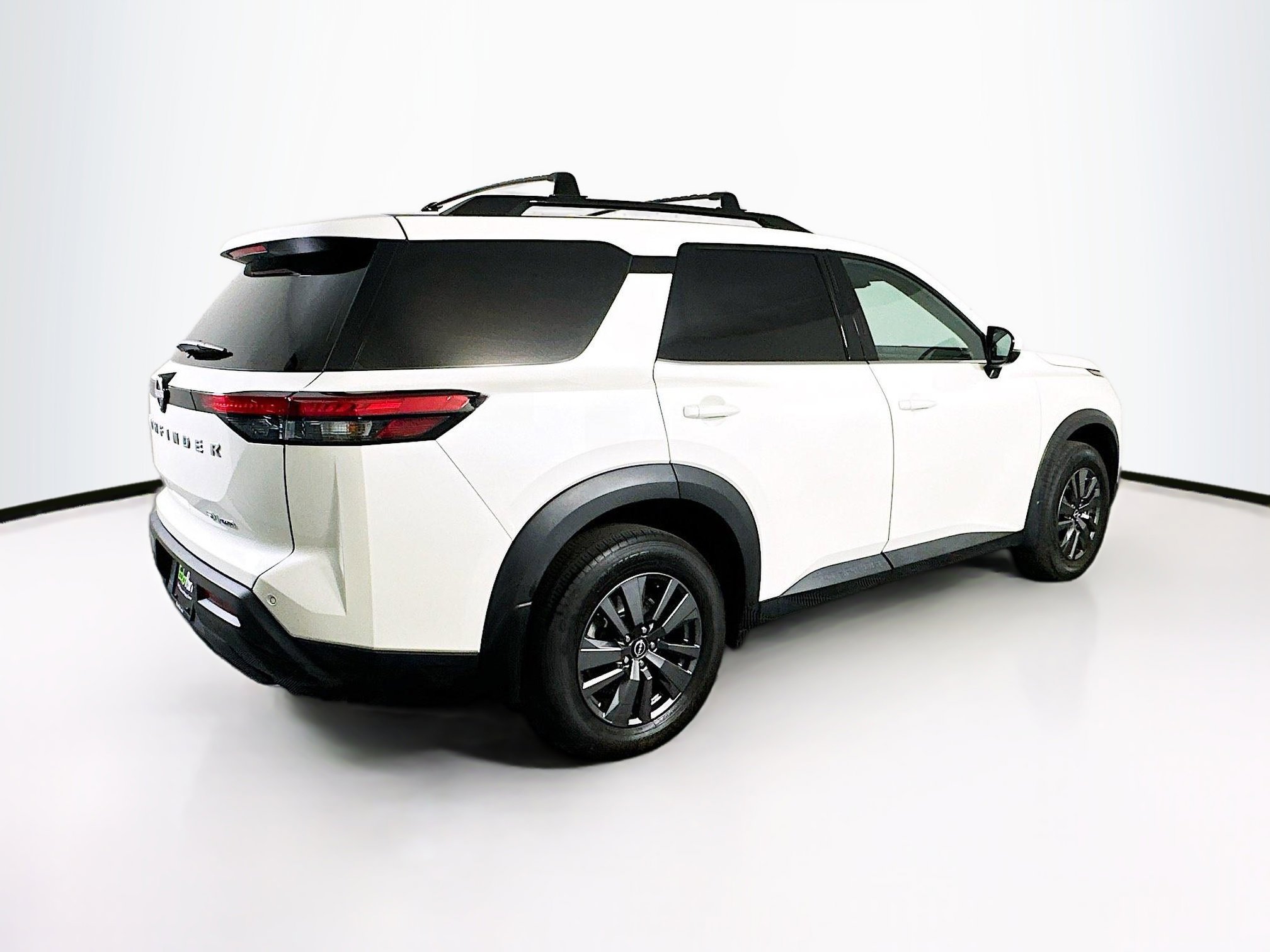 Used 2024 Nissan Pathfinder SV image 9