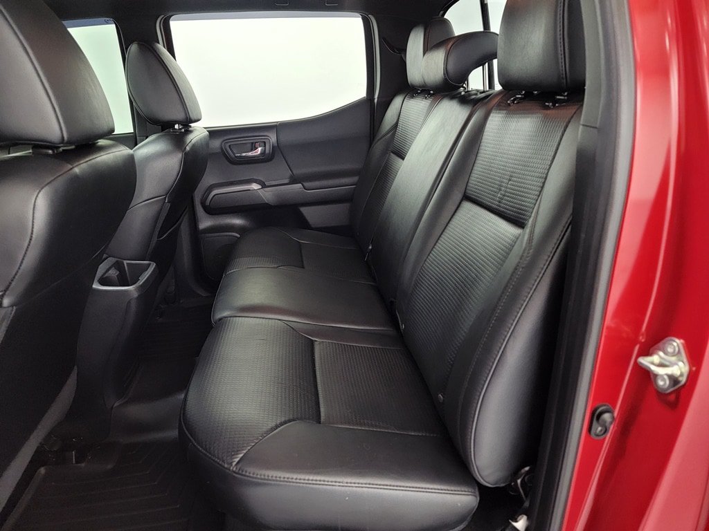 Used 2020 Toyota Tacoma TRD Sport w/ TRD Premium Sport Package AWD/4WD image 13