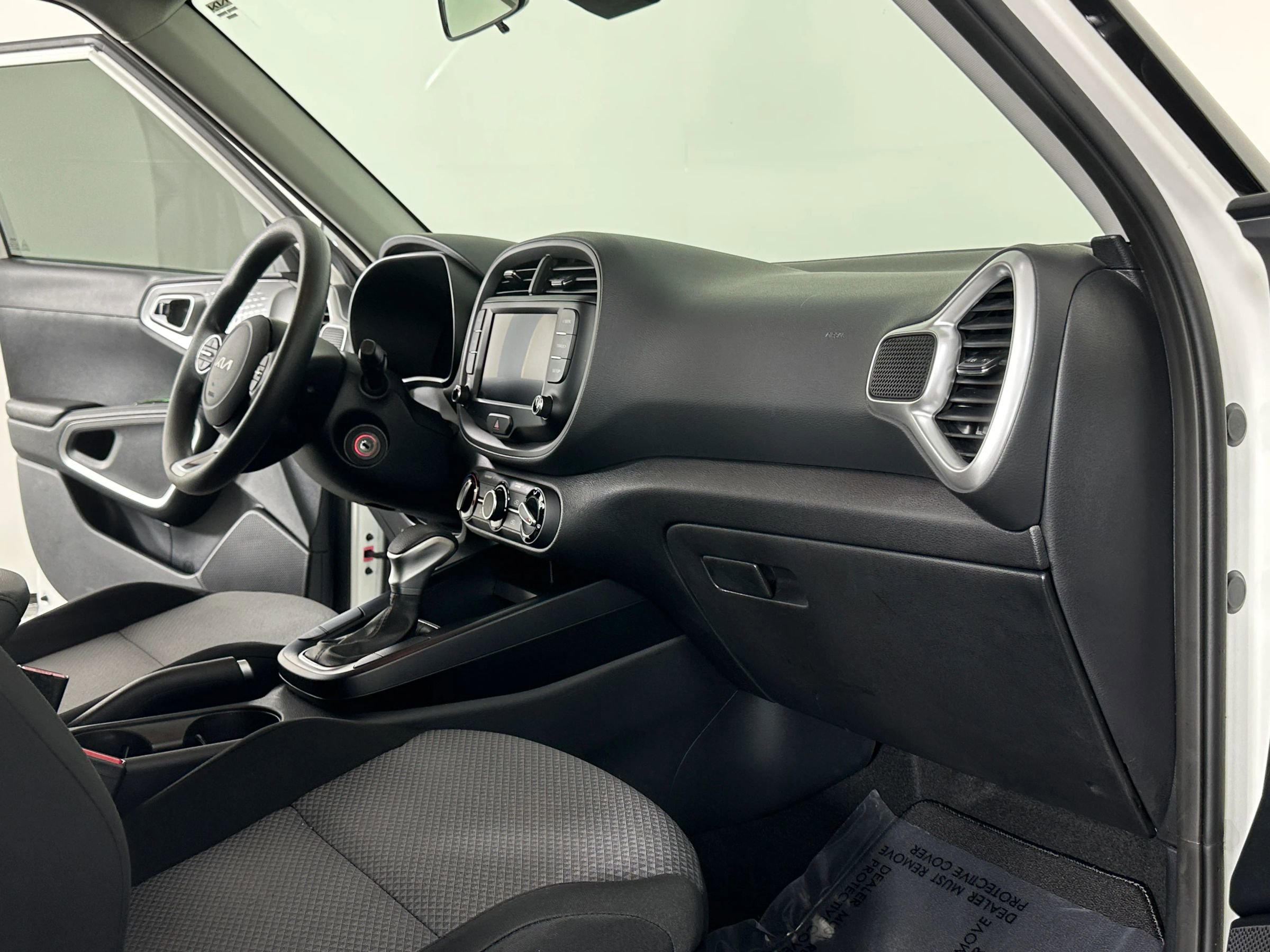 Used 2023 Kia Soul LX w/ LX Technology Package image 40