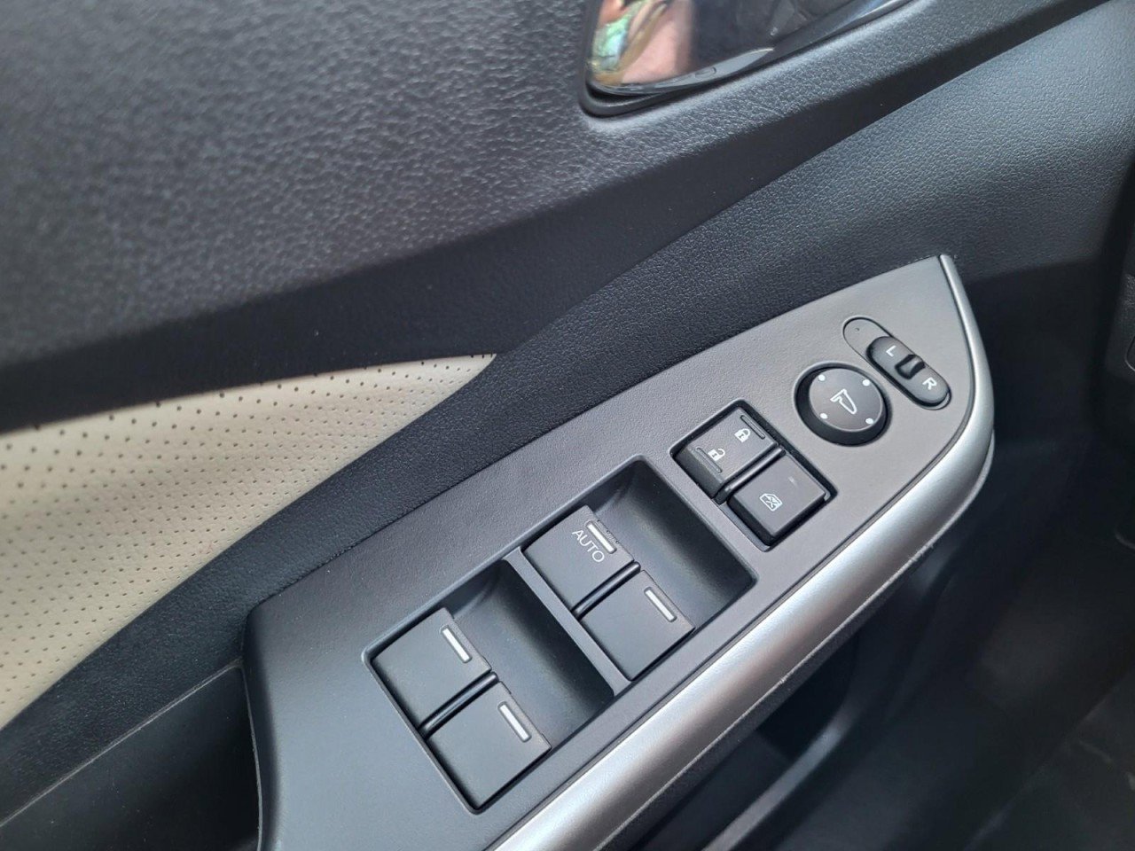 Used 2015 Honda CR-V EX-L image 22