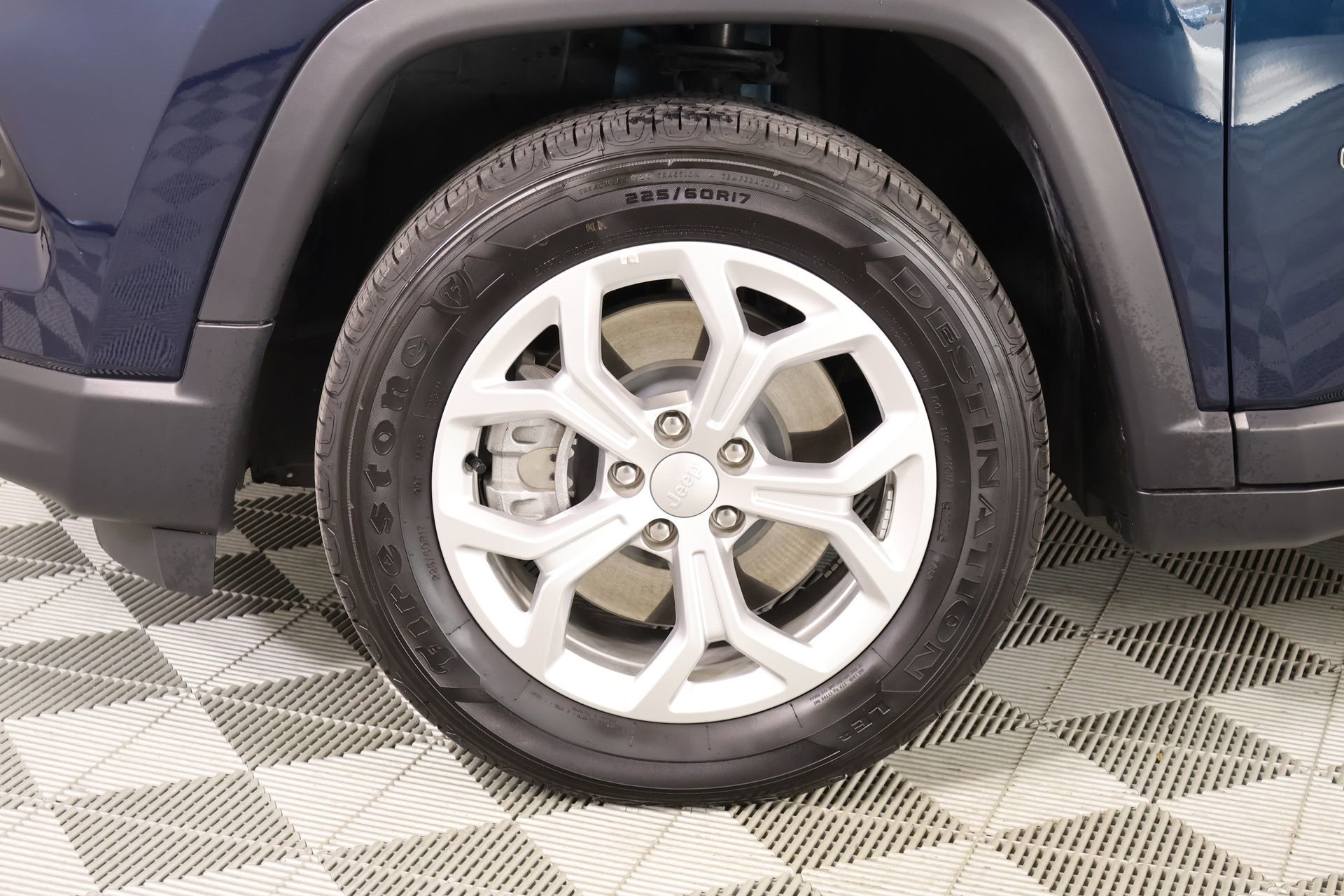 Used 2024 Jeep Compass Latitude image 17