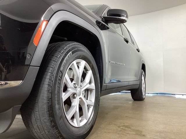 Used 2022 Jeep Grand Cherokee L Limited w/ Luxury Tech Group II AWD/4WD image 2