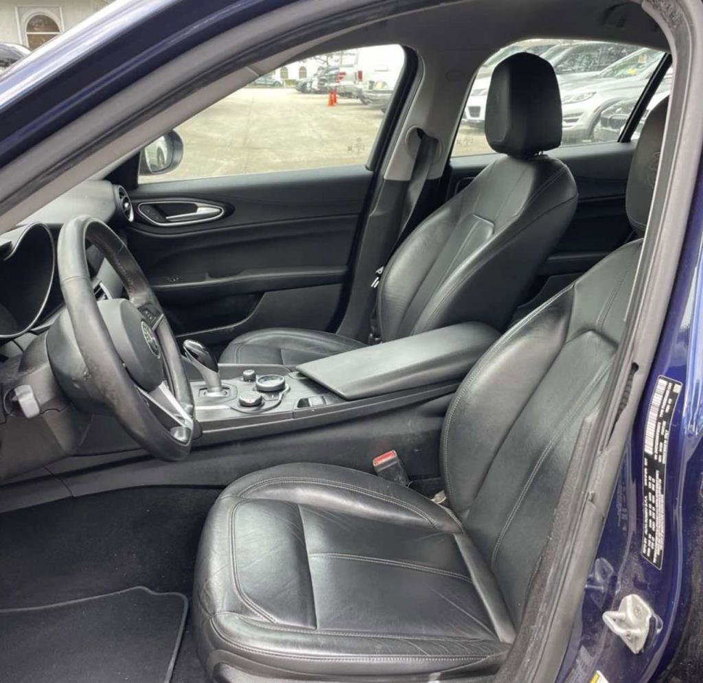 Used 2017 Alfa Romeo Giulia Sprint w/ Cold Weather Package image 3