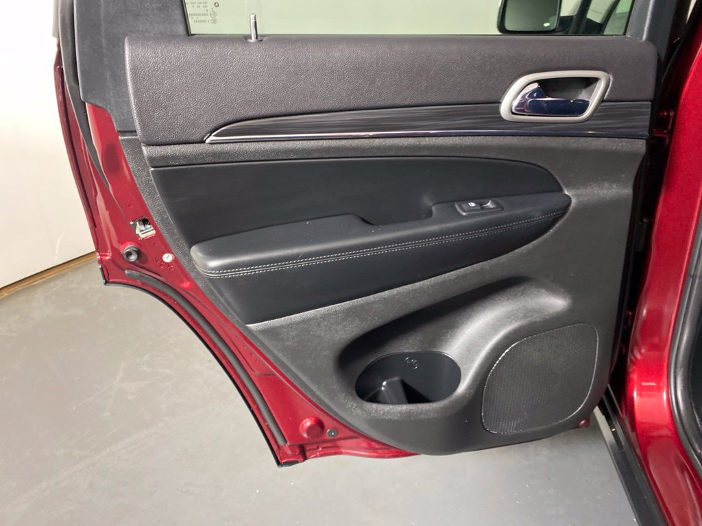 Used 2019 Jeep Grand Cherokee Limited AWD/4WD image 25