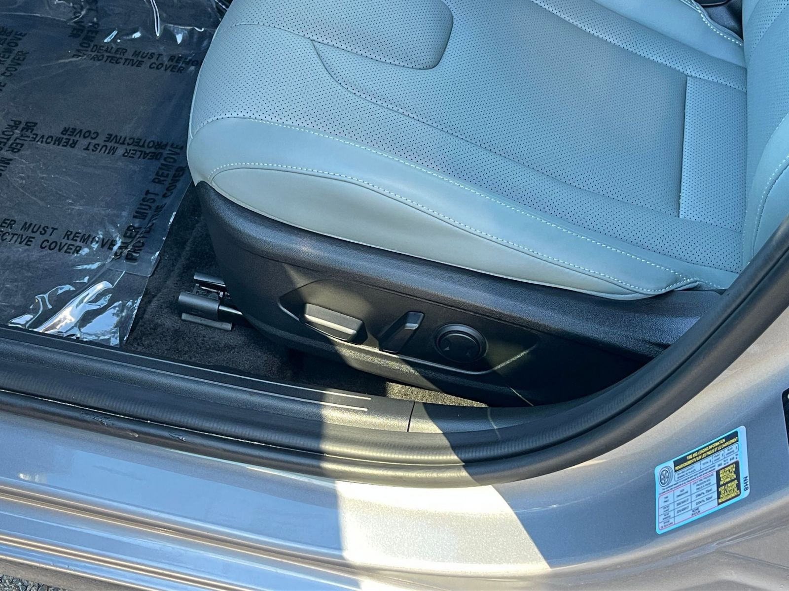 Used 2025 Hyundai Elantra Limited image 23