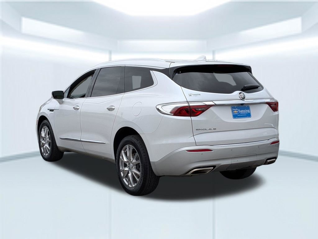 Used 2023 Buick Enclave Essence w/ Experience Buick Package FWD image 4