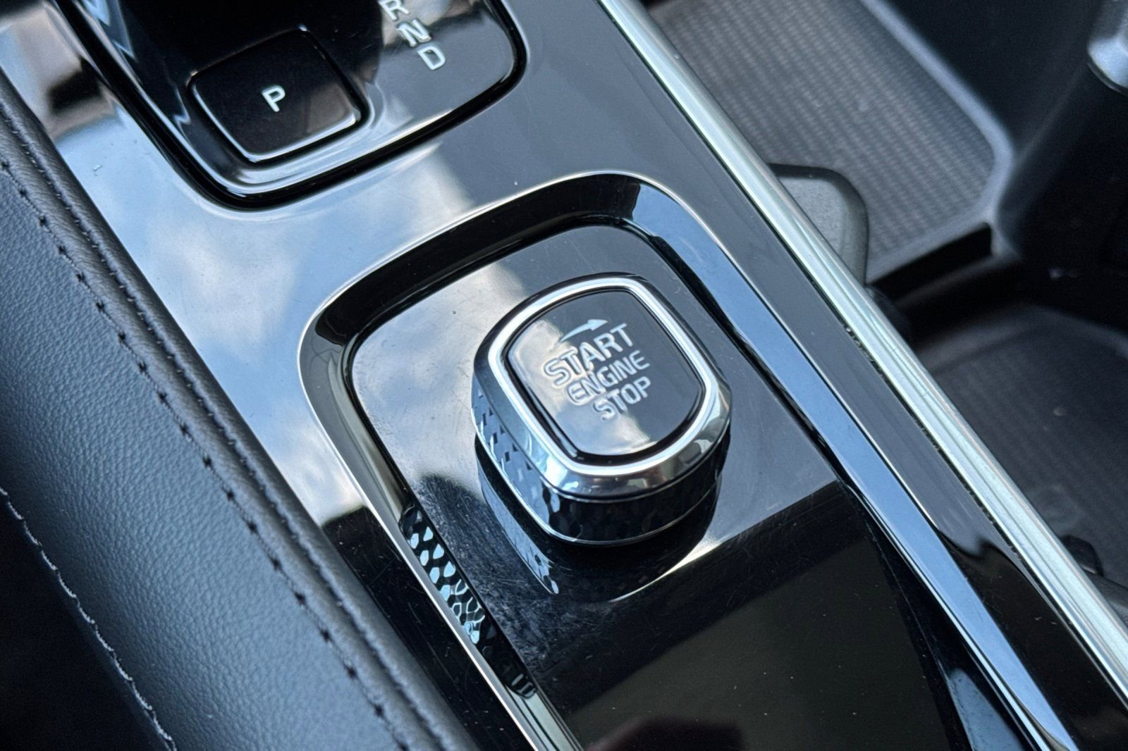 Used 2024 Volvo XC90 T8 Plus w/ Protection Package Premier image 26