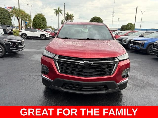Used 2023 Chevrolet Traverse LT FWD image 2