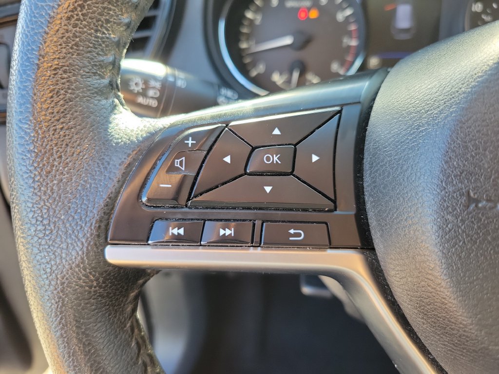 Used 2020 Nissan Rogue SL FWD image 21