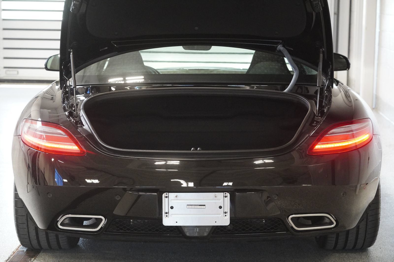 Used 2011 Mercedes-Benz SLS AMG Coupe image 32