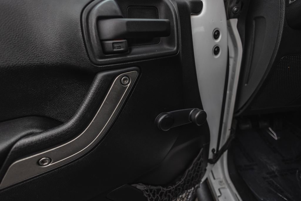 Used 2015 Jeep Wrangler Sport AWD/4WD image 18