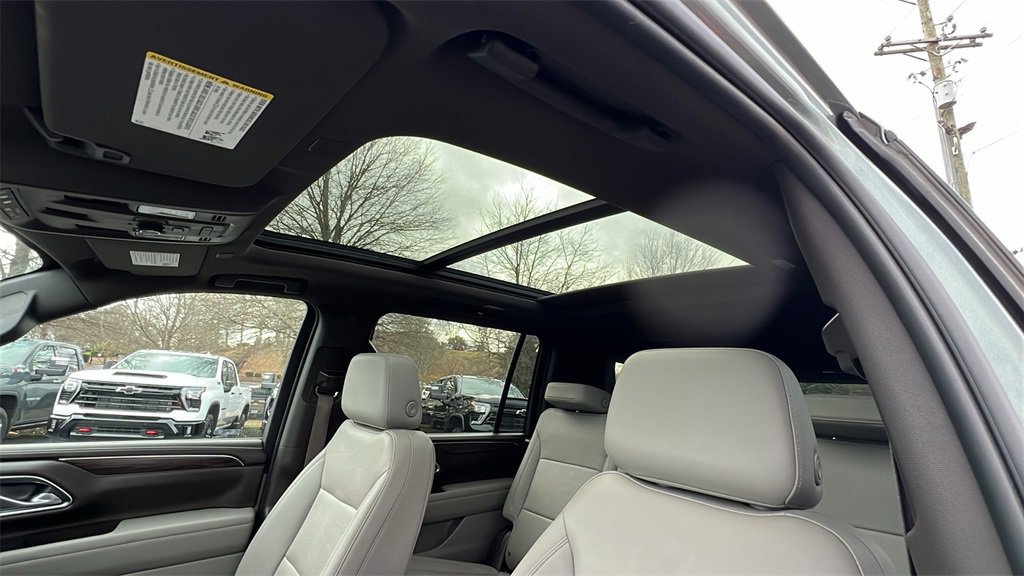 Certified 2023 Chevrolet Suburban LT w/ Luxury Package image 16