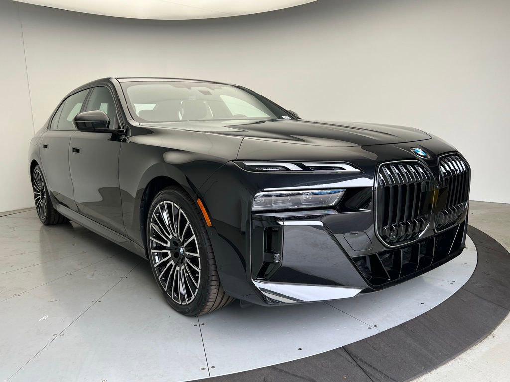 New 2026 BMW 740i image 2
