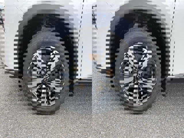 New 2025 Nissan Rogue SL w/ Tech Package image 9