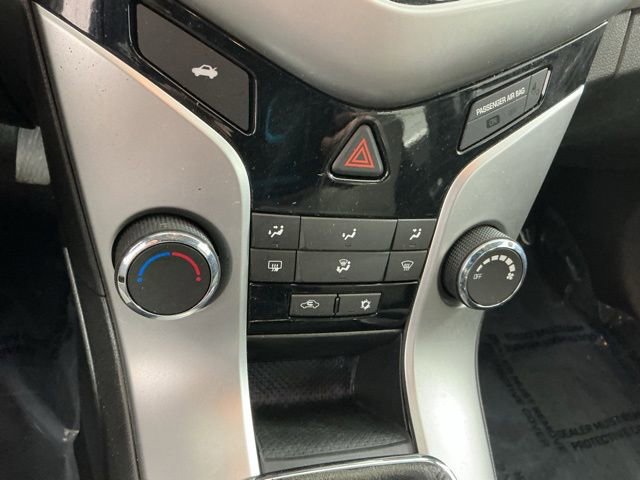 Used 2015 Chevrolet Cruze L FWD image 29