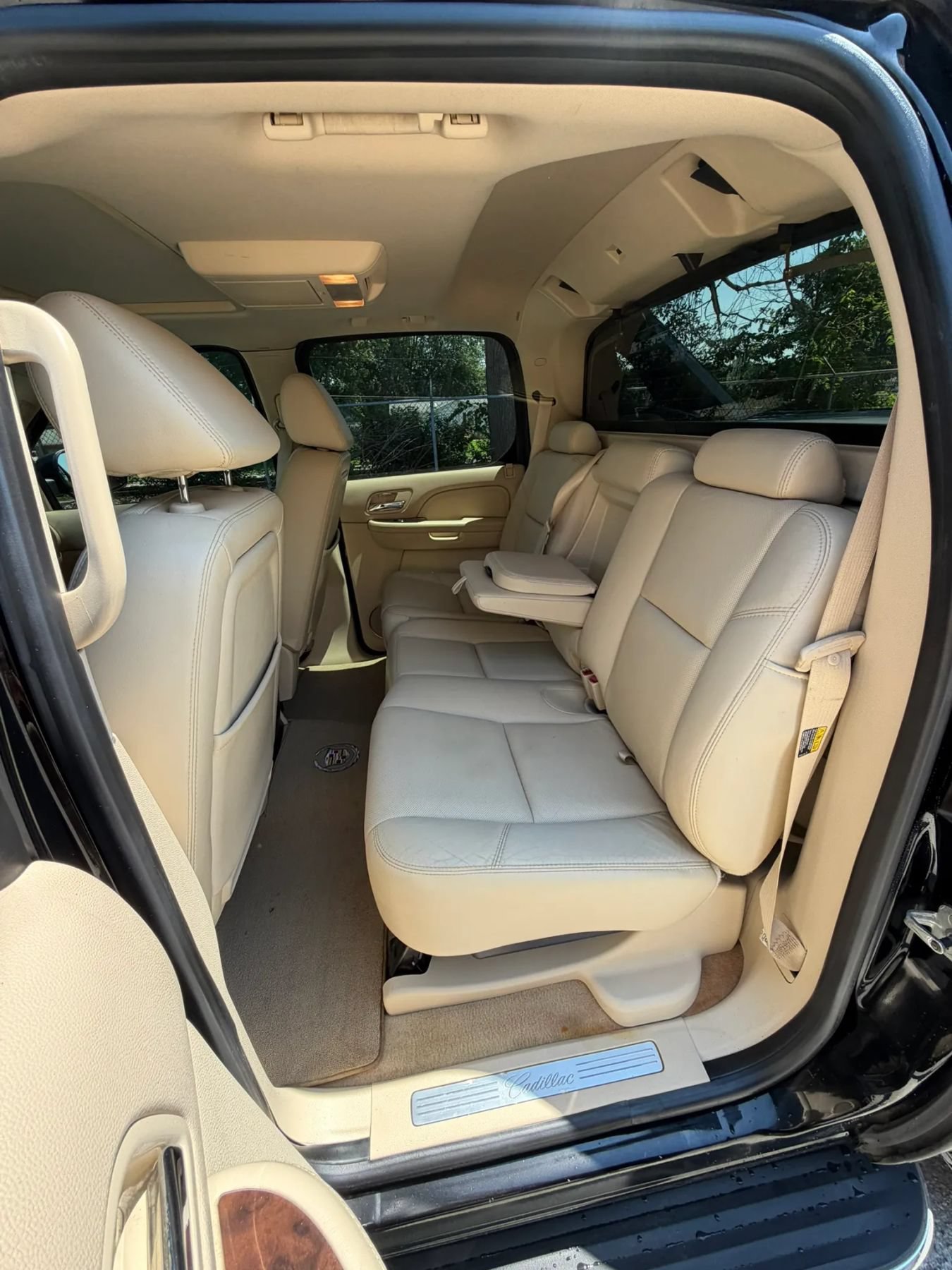 Used 2007 Cadillac Escalade EXT w/ Information Package AWD/4WD image 12