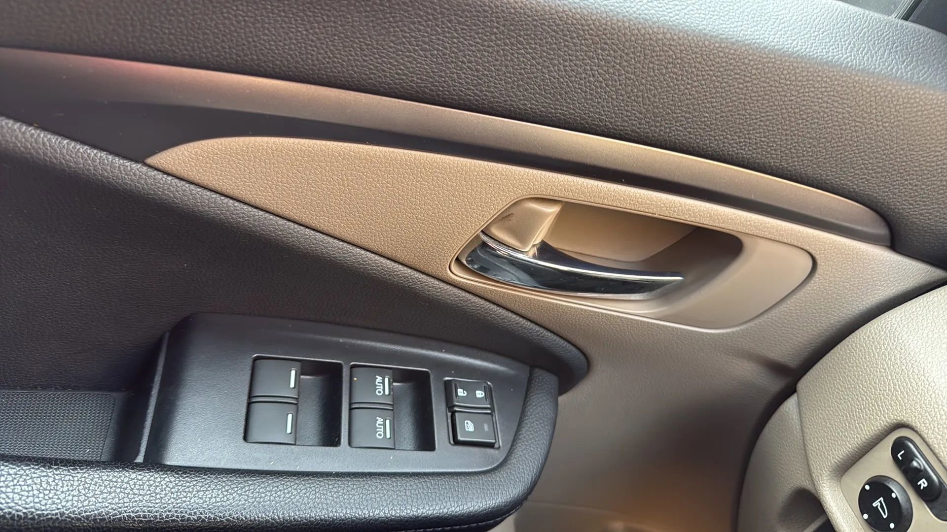 Used 2017 Honda Pilot EX image 21