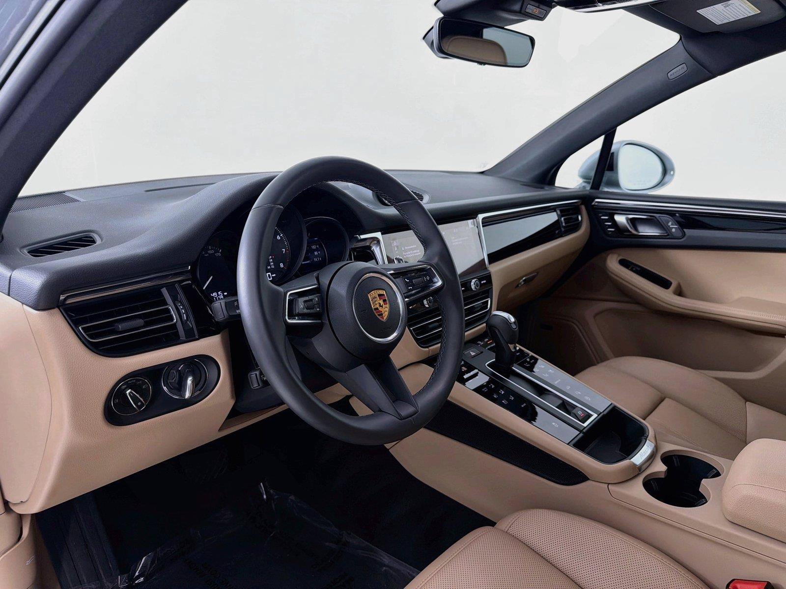 Certified 2026 Porsche Macan Turbo AWD/4WD image 4