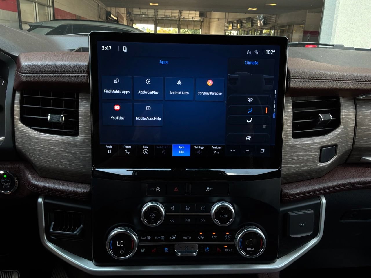 Used 2024 Ford Expedition Limited AWD/4WD image 39