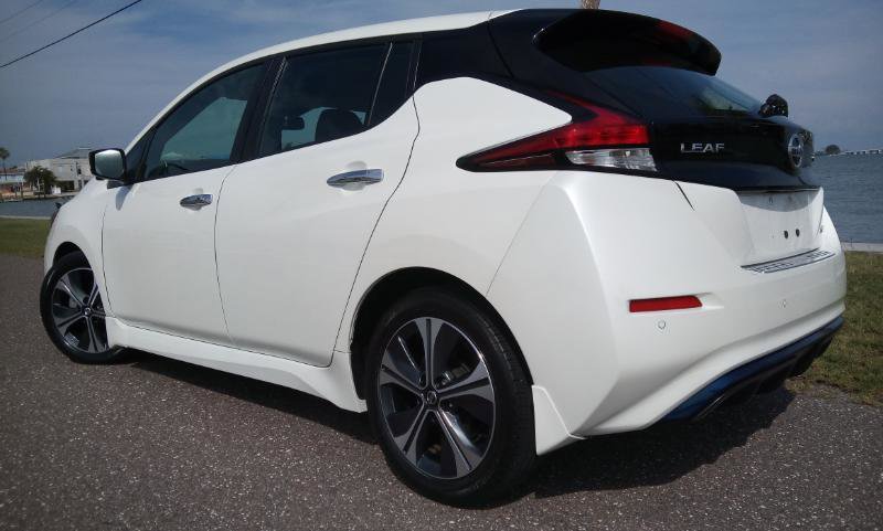 Used 2020 Nissan Leaf SV w/ SV Technology Package FWD image 17