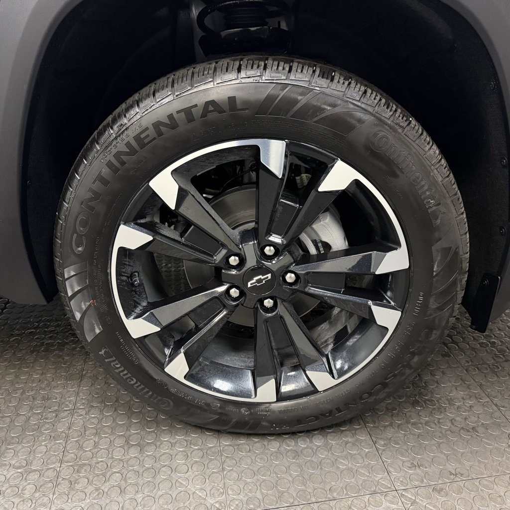 New 2026 Chevrolet Equinox RS w/ LPO, Floor Liner Package image 13