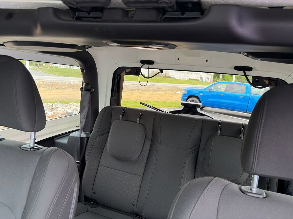 Certified 2018 Jeep Wrangler Sport AWD/4WD image 32