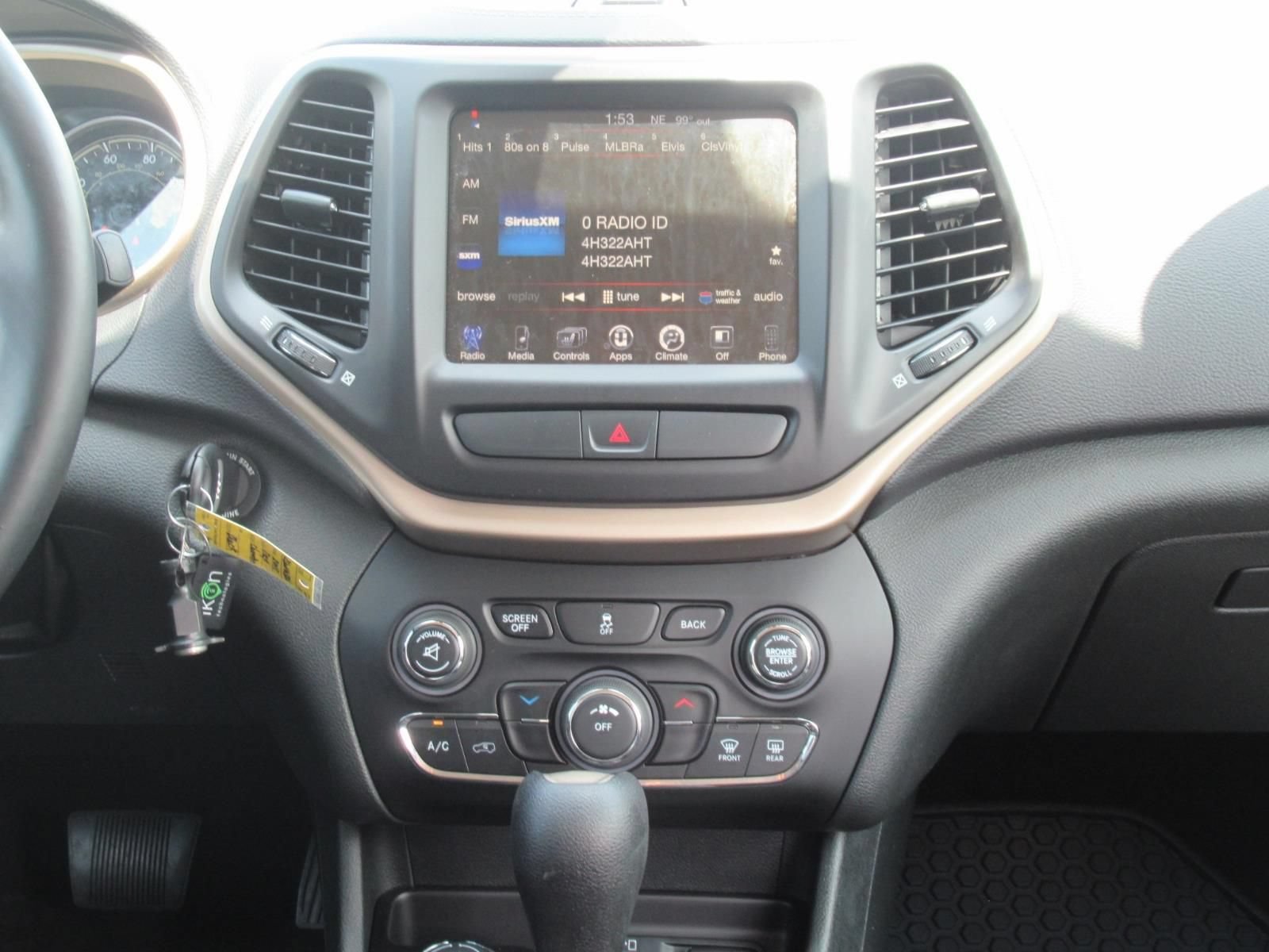 Used 2015 Jeep Cherokee Latitude w/ Cold Weather Group AWD/4WD image 15