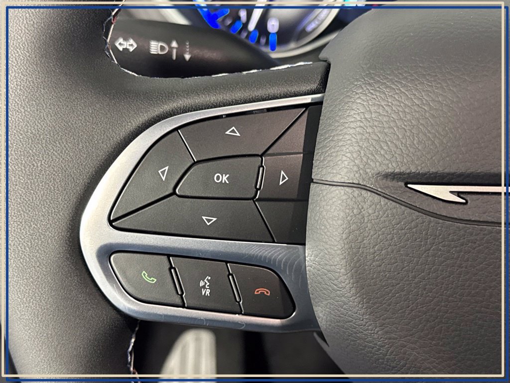 New 2027 Chrysler Pacifica Select AWD/4WD image 14
