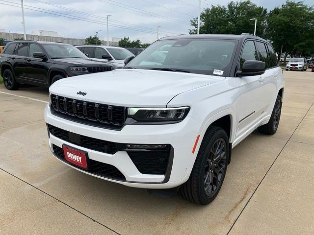 New 2026 Jeep Grand Cherokee Summit AWD/4WD image 3