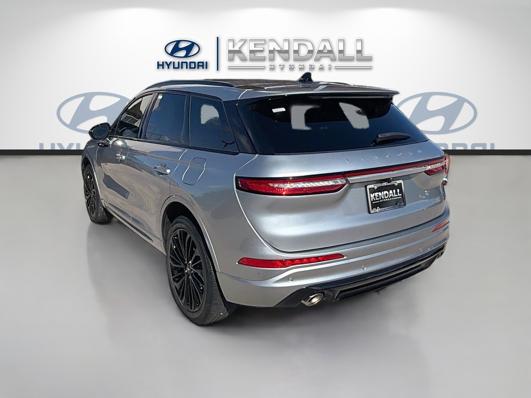Used 2023 Lincoln Corsair Reserve w/ Jet Appearance Package FWD image 4