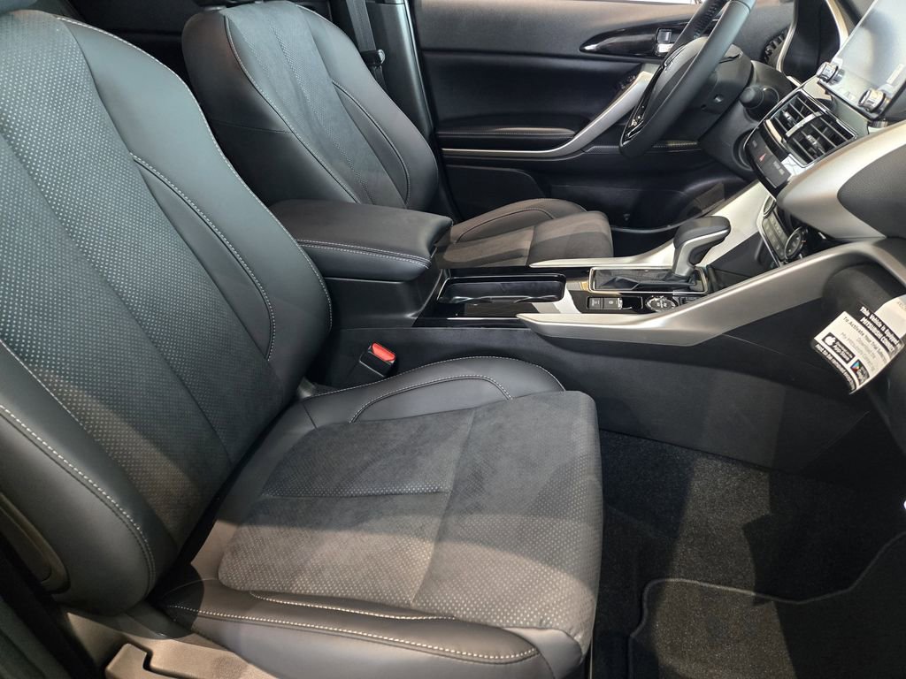 Used 2026 Mitsubishi Eclipse Cross SE image 11