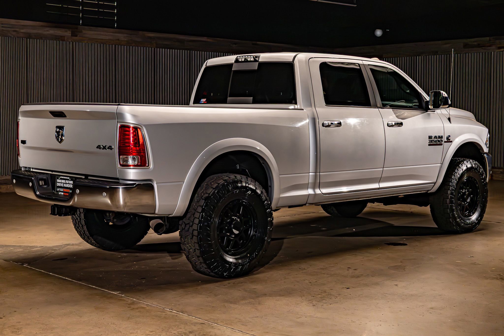 Used 2017 RAM 3500 Laramie w/ Cold Weather Group AWD/4WD image 9