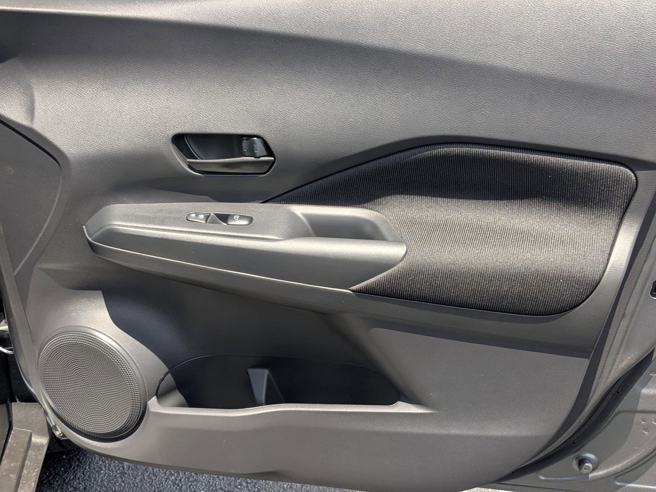 New 2025 Nissan Kicks Play S FWD image 30