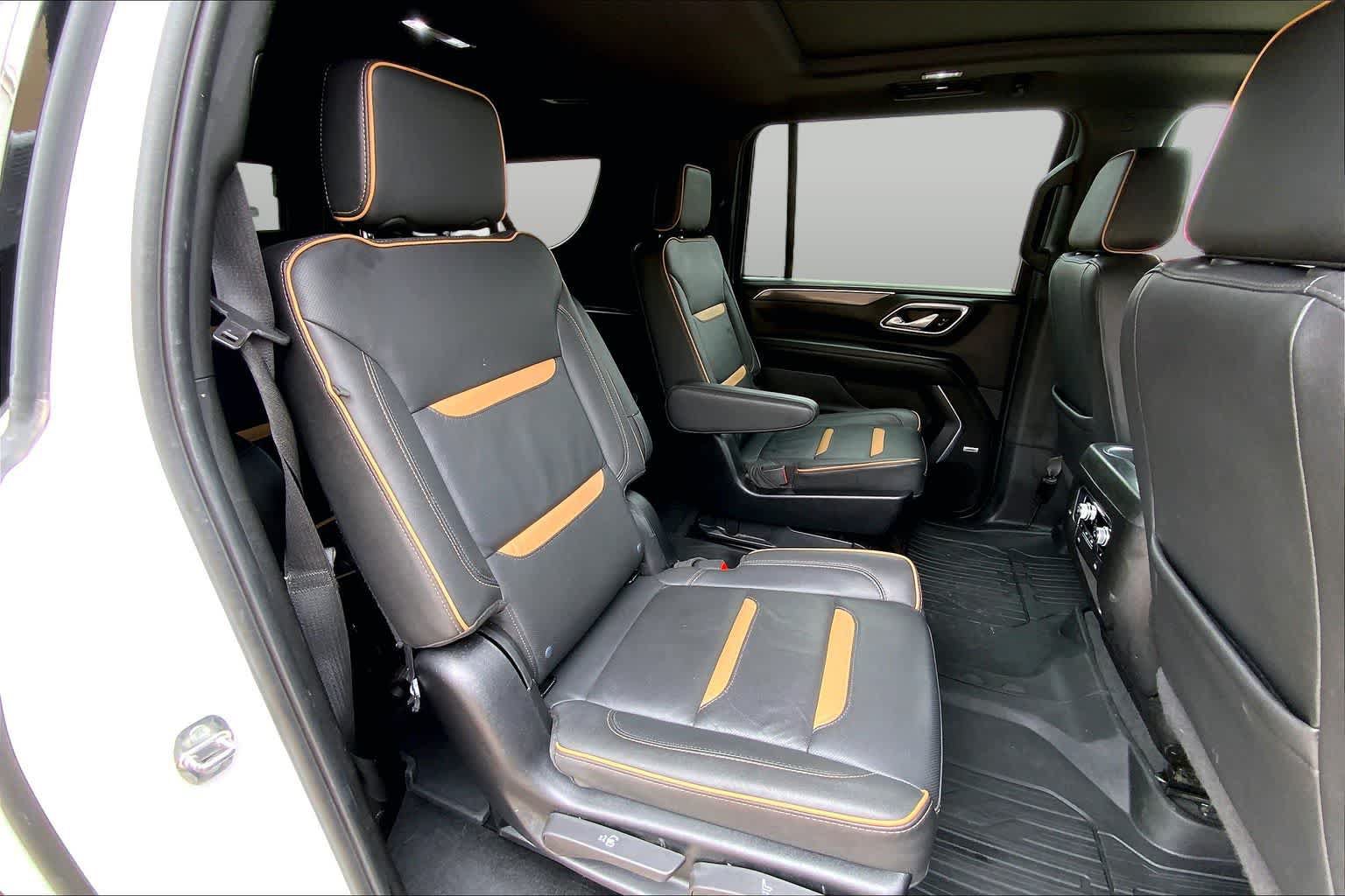 Used 2024 GMC Yukon XL AT4 w/ AT4 Premium Plus Package AWD/4WD image 38