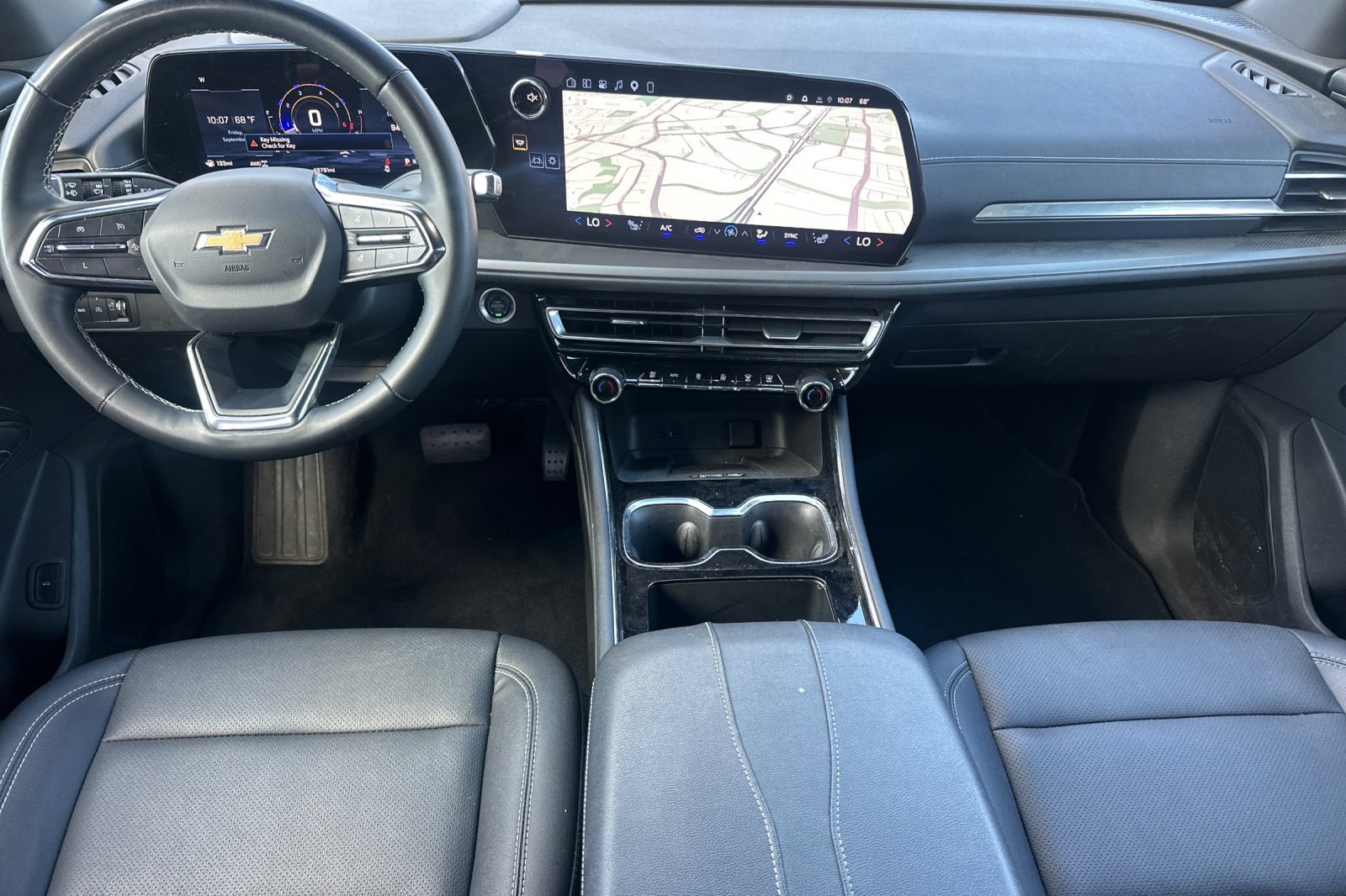 Used 2025 Chevrolet Traverse LT AWD/4WD image 15