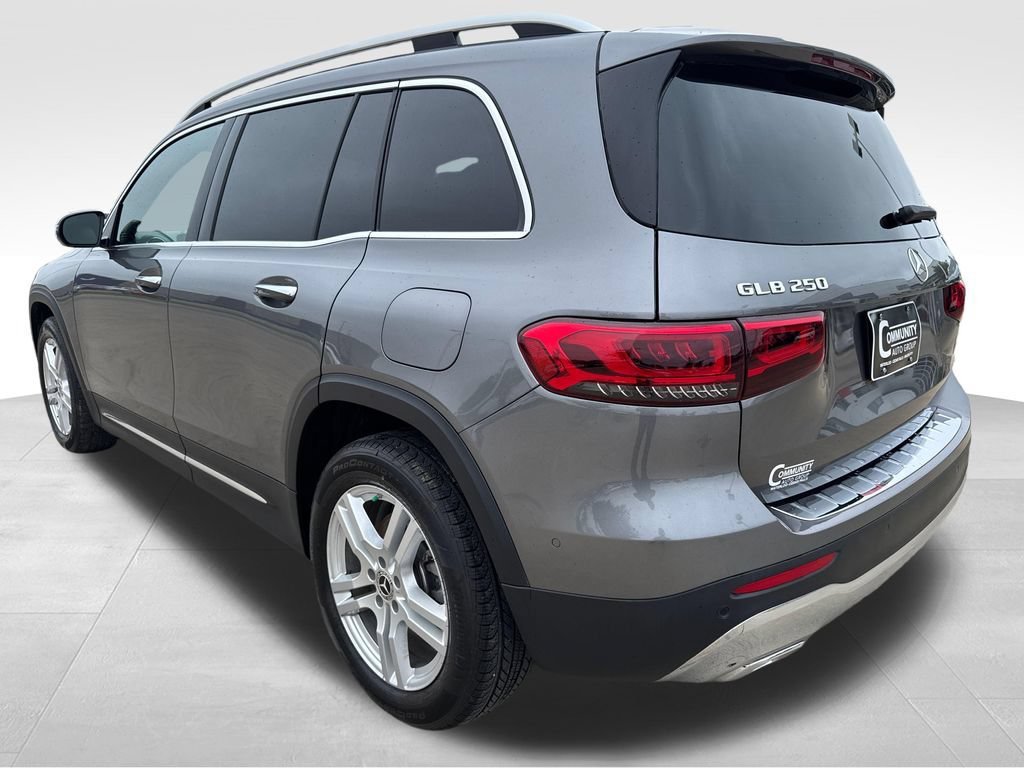 Used 2023 Mercedes-Benz GLB 250 4MATIC image 3