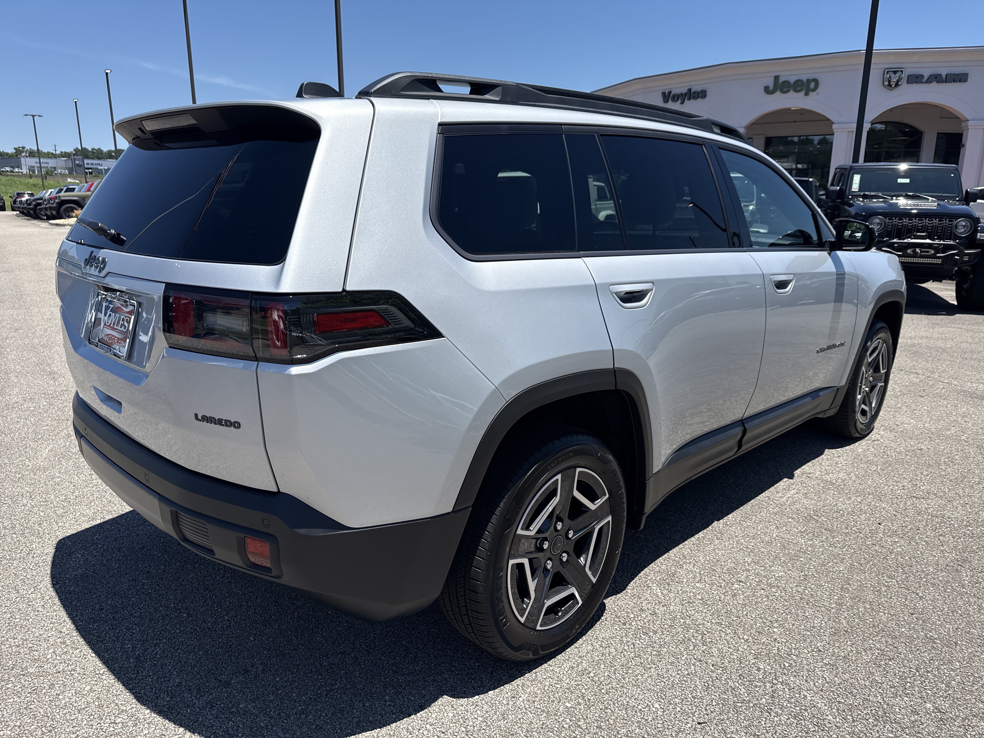 New 2026 Jeep Cherokee Laredo AWD/4WD image 7