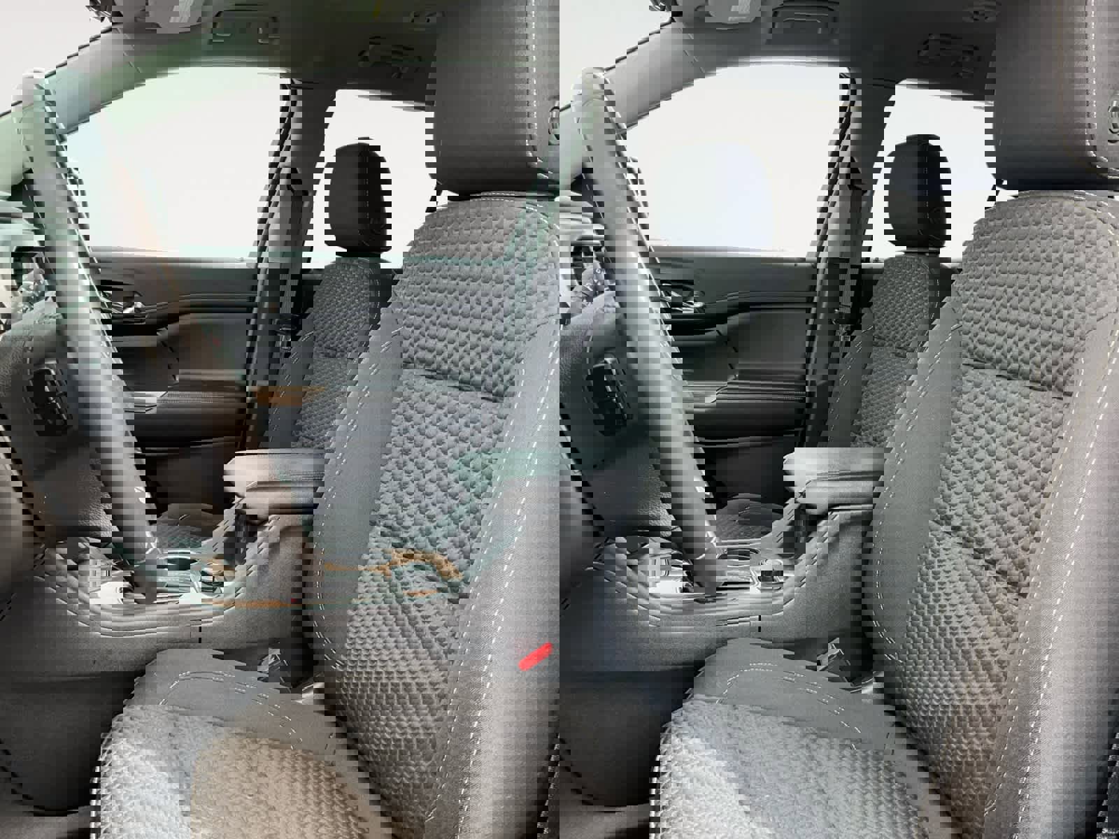 Used 2019 GMC Acadia SLE image 13