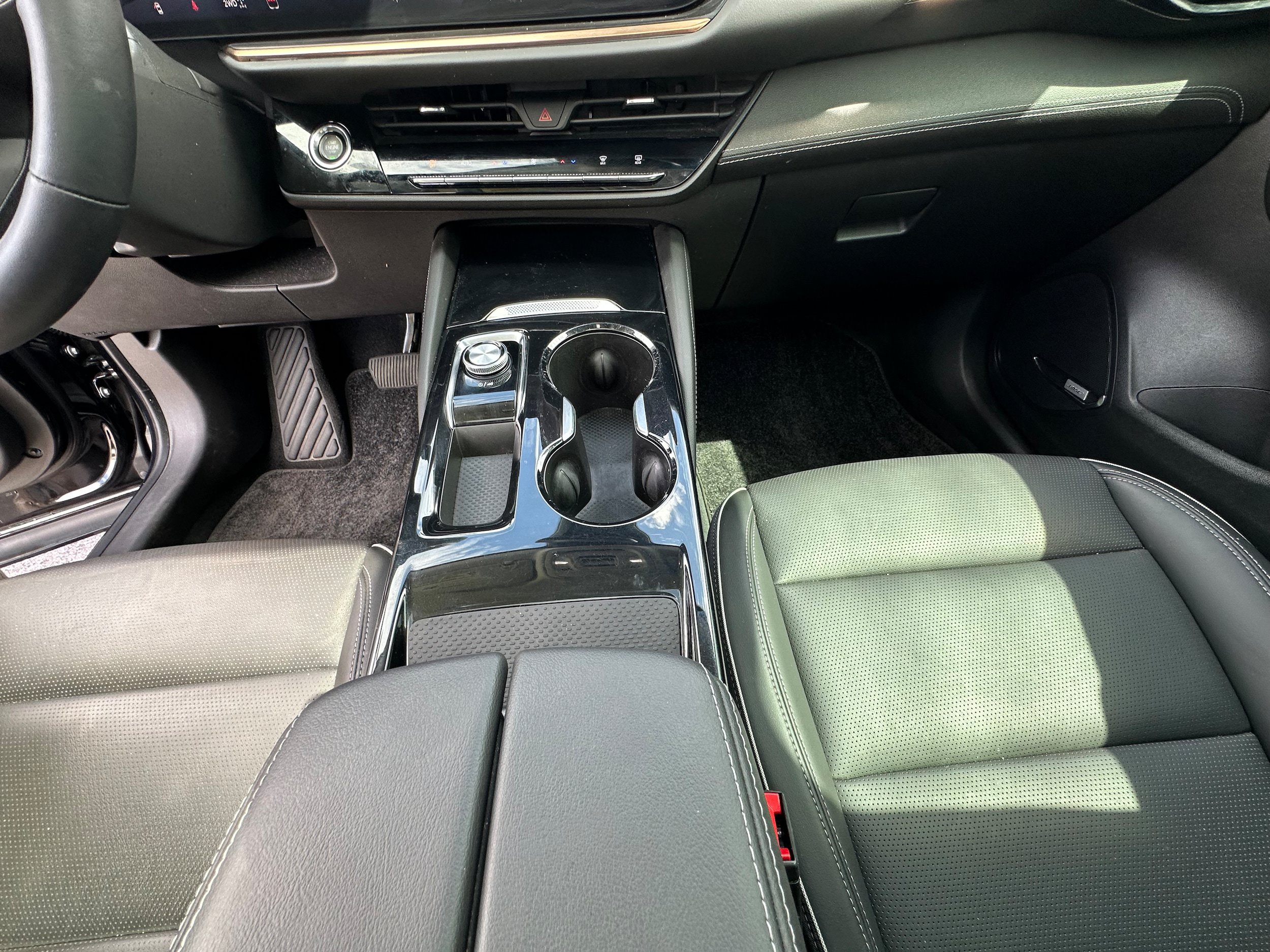 Used 2024 Buick Envision Avenir AWD/4WD image 28
