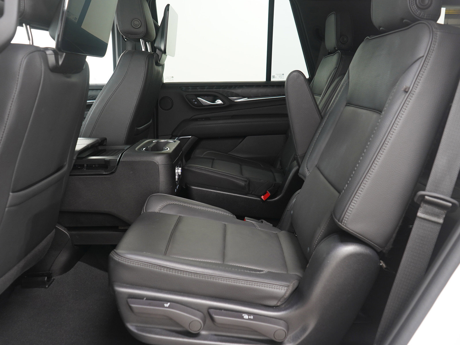 Used 2023 GMC Yukon Denali w/ Denali Reserve Package image 17