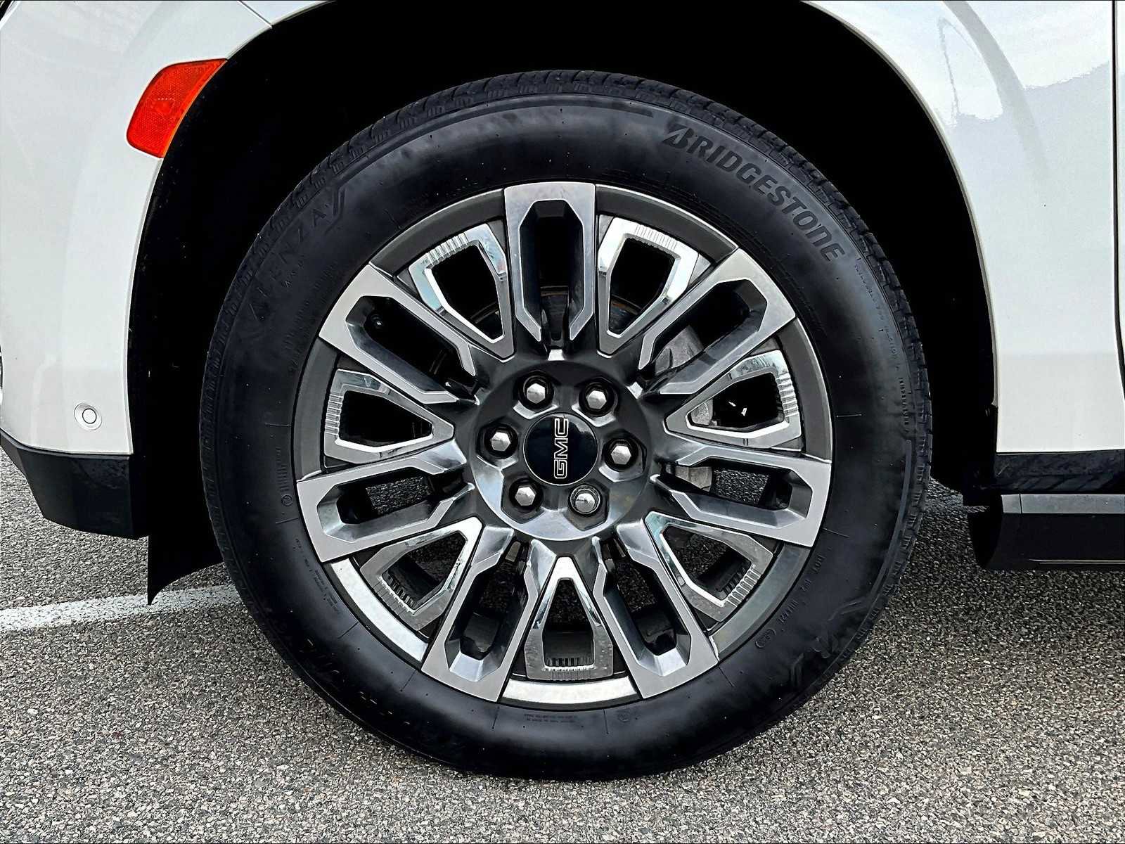 Used 2024 GMC Yukon Denali Ultimate image 7