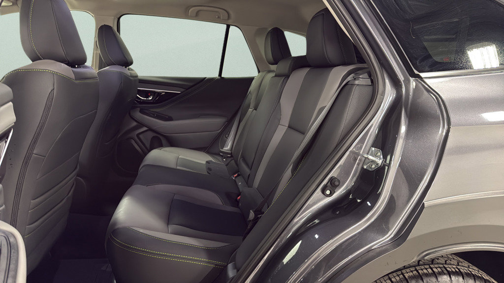 Certified 2025 Subaru Outback Onyx Edition image 28