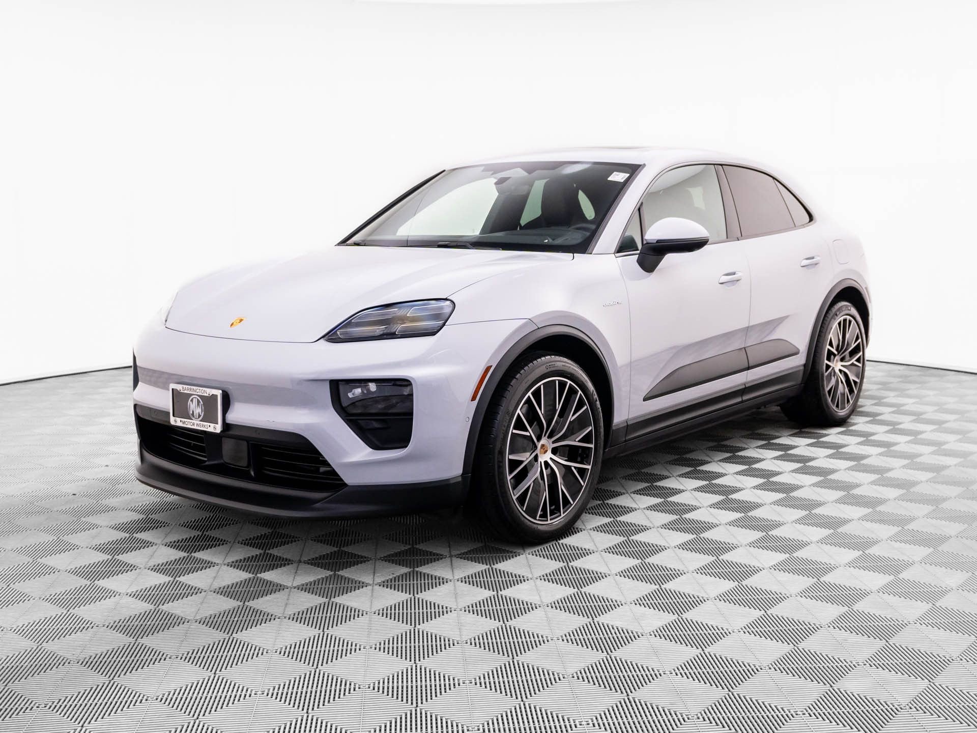 Certified 2025 Porsche Macan 4 Electric AWD/4WD image 1
