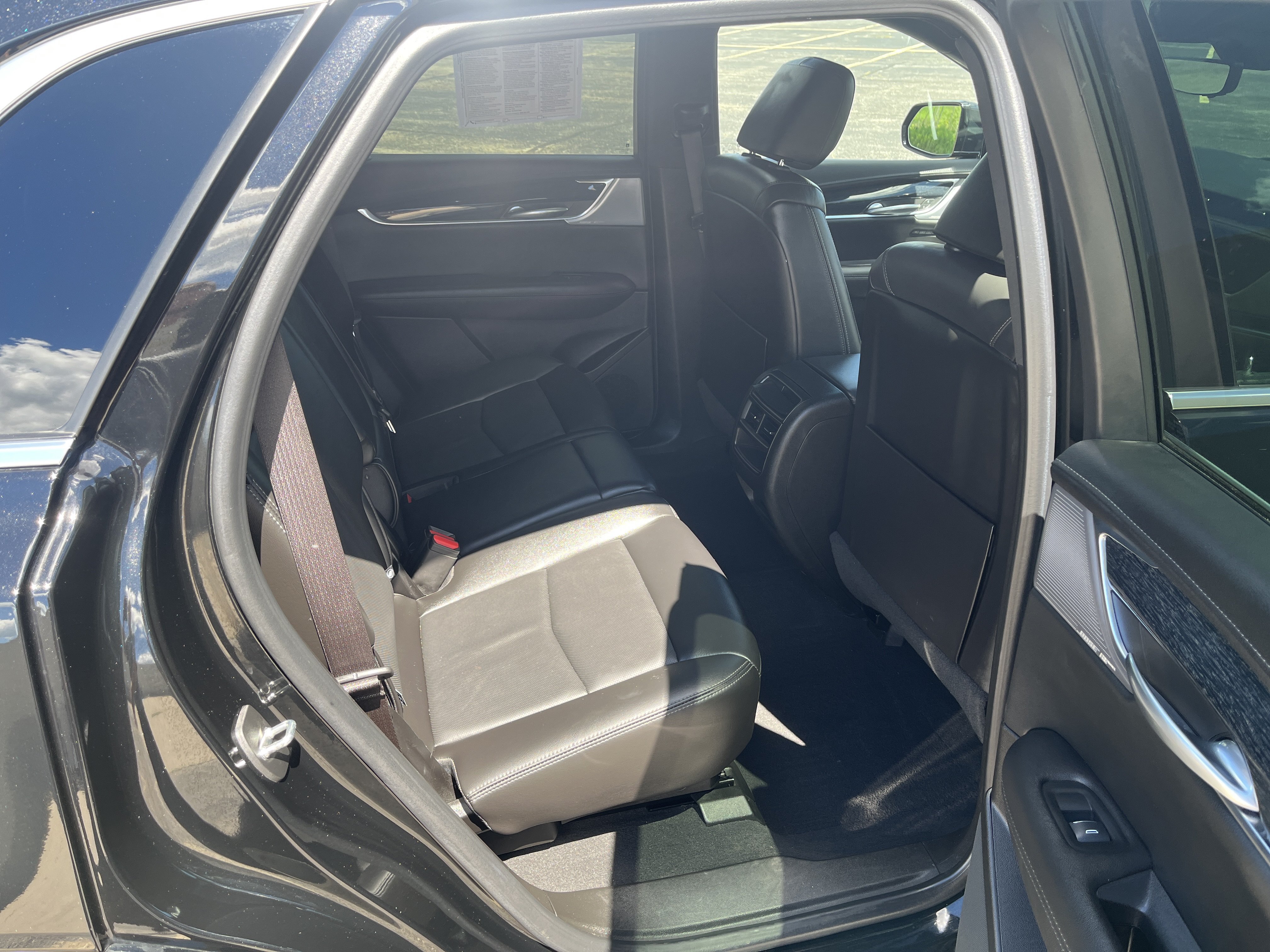Used 2023 Cadillac XT5 Premium Luxury w/ Technology Package AWD/4WD image 16
