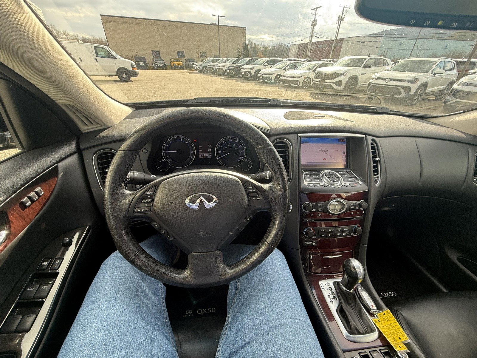 Used 2017 INFINITI QX50 AWD w/ Deluxe Touring Package image 12