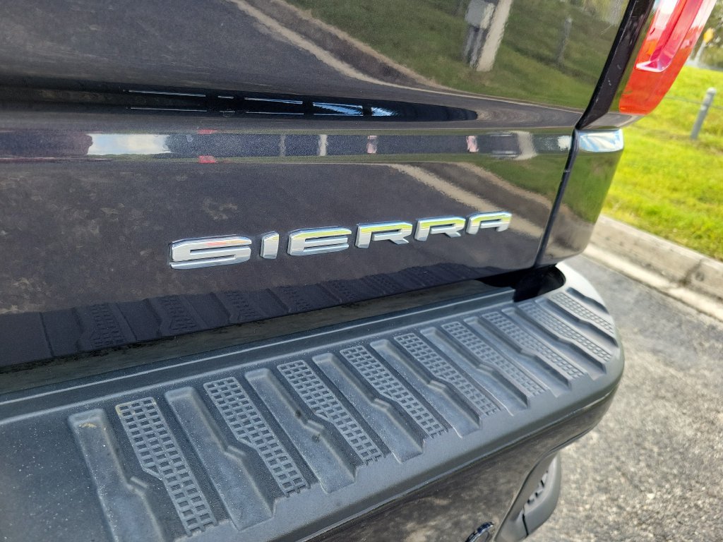 Used 2024 GMC Sierra 1500 Denali w/ Denali Reserve Package AWD/4WD image 9