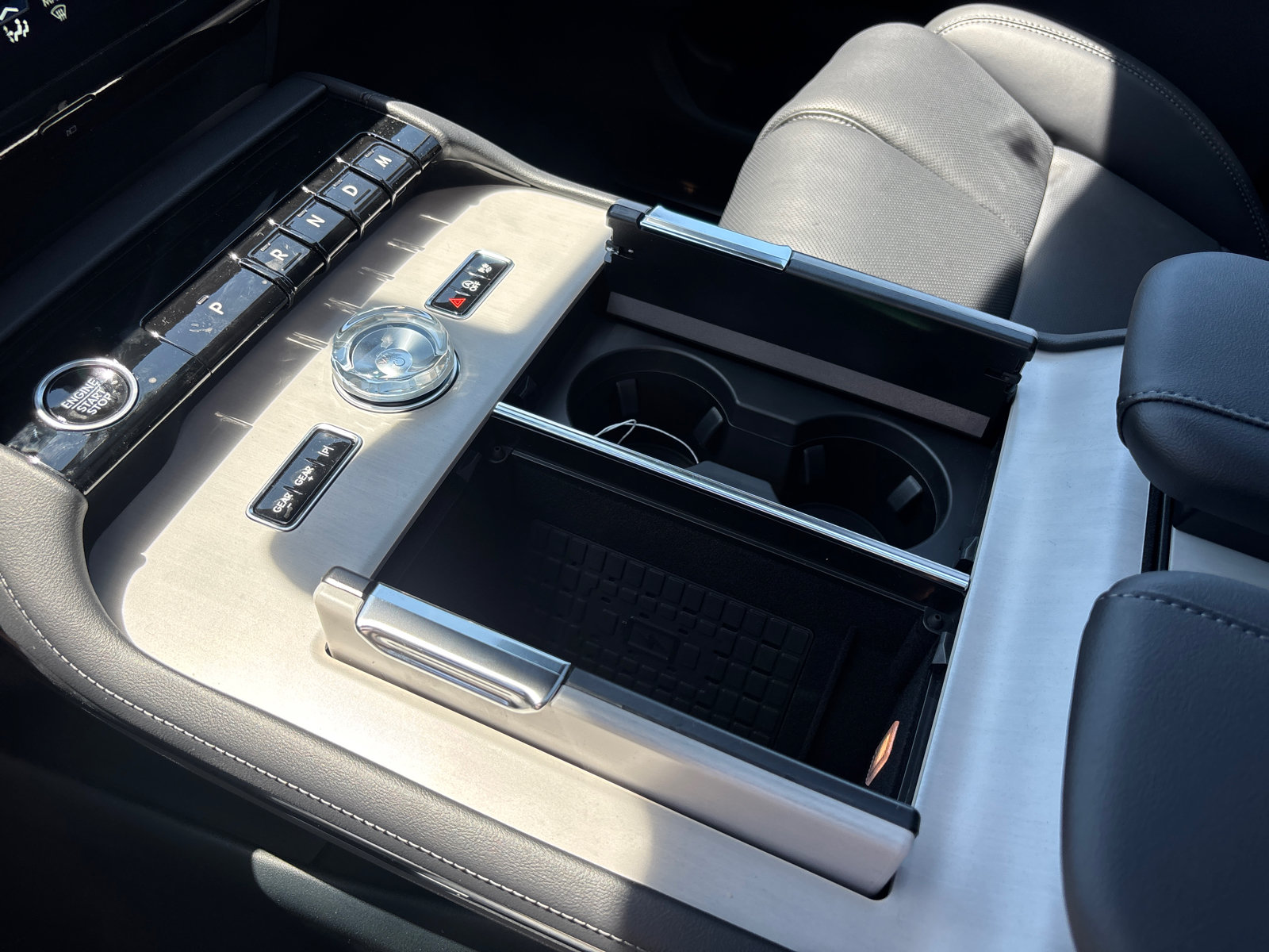 New 2026 Lincoln Navigator L Reserve w/ Jet Appearance Package AWD/4WD image 23