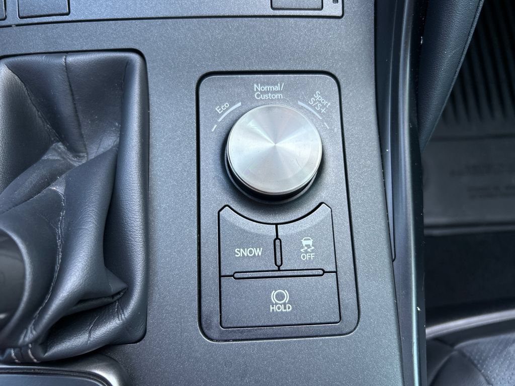 Used 2022 Lexus IS 500 RWD image 28